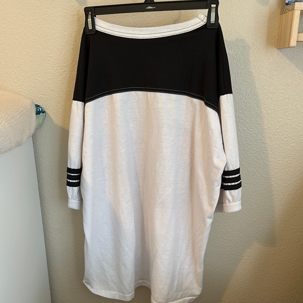 Vintage Car Graphic Raglan Tee - Picture 4 of 4